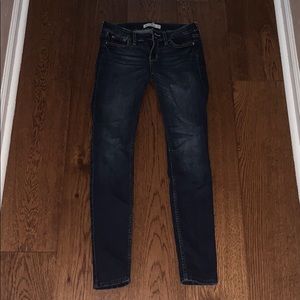 Hollister Dark Wash Skinny Jeans ( LIGHTLY WORN!)